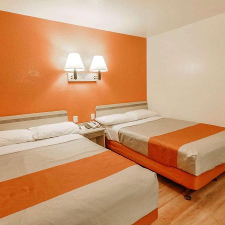 Motel 6-Huntsville, Tx Екстер'єр фото