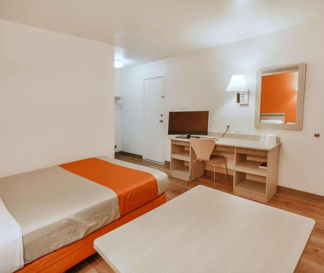 Motel 6-Huntsville, Tx Екстер'єр фото