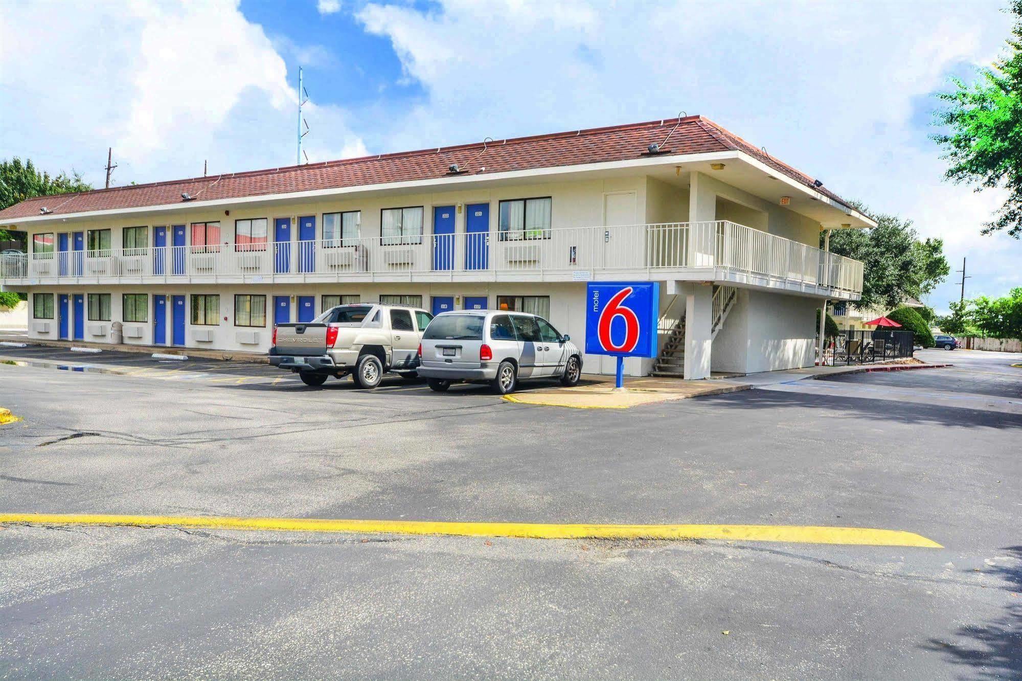 Motel 6-Huntsville, Tx Екстер'єр фото